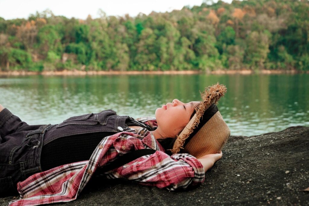 Man lying down lake 1628325 2482 Man lying down lake 1628325 2482